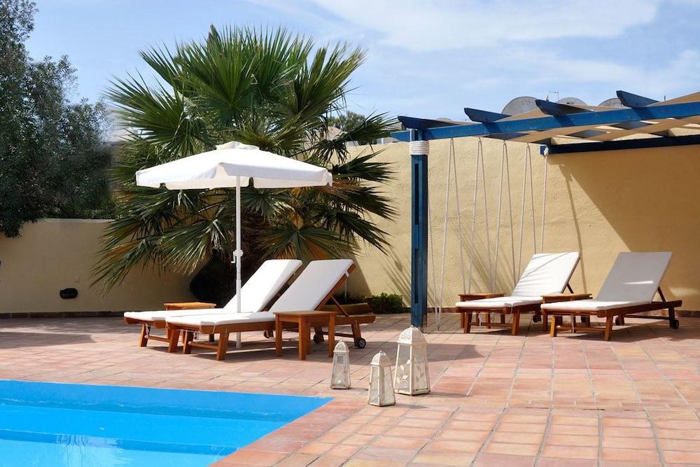 Melina Aparthotel