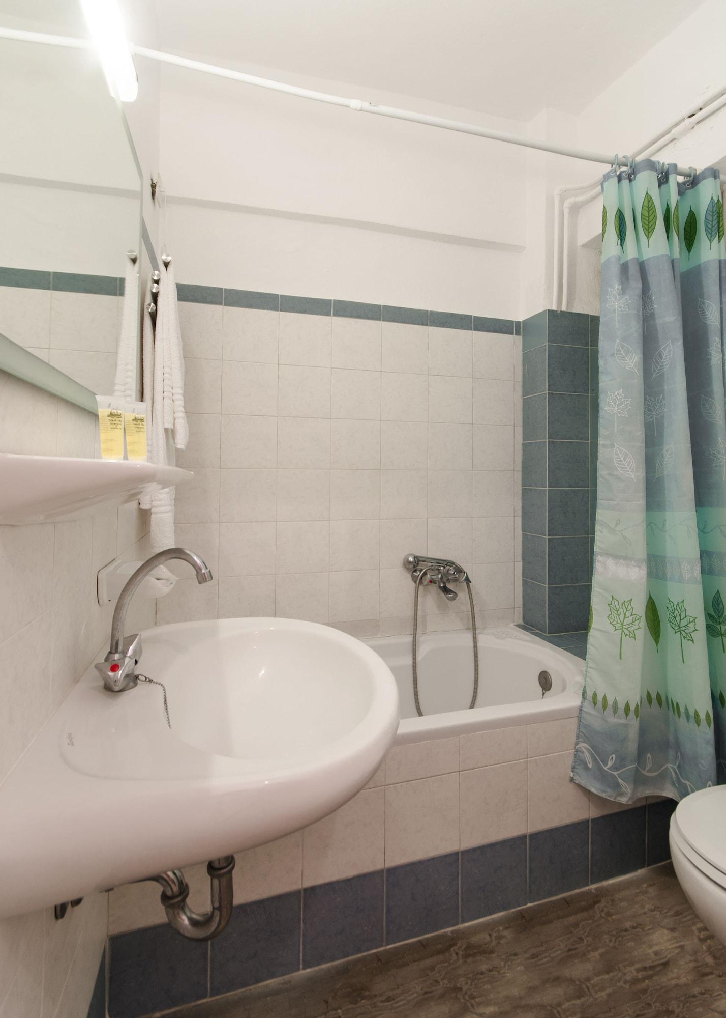 Hotel Nikolas 3*