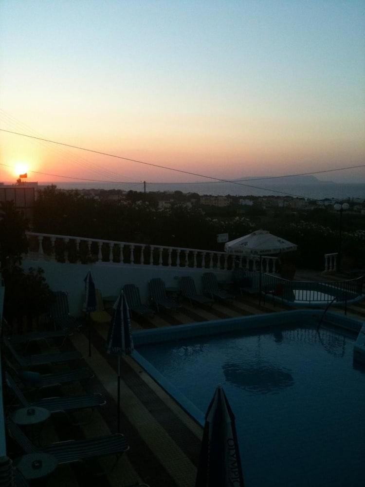 Marina Apartment *