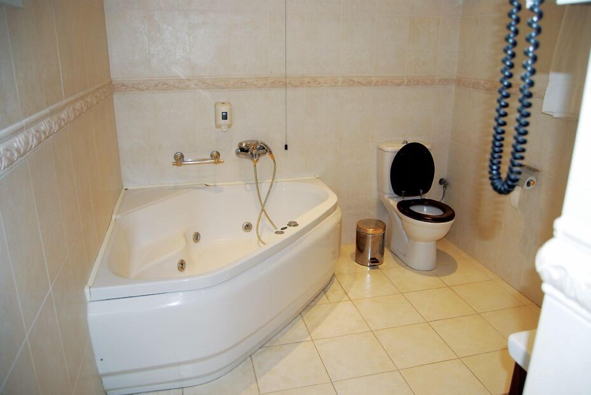 Hotel Ephira 3*