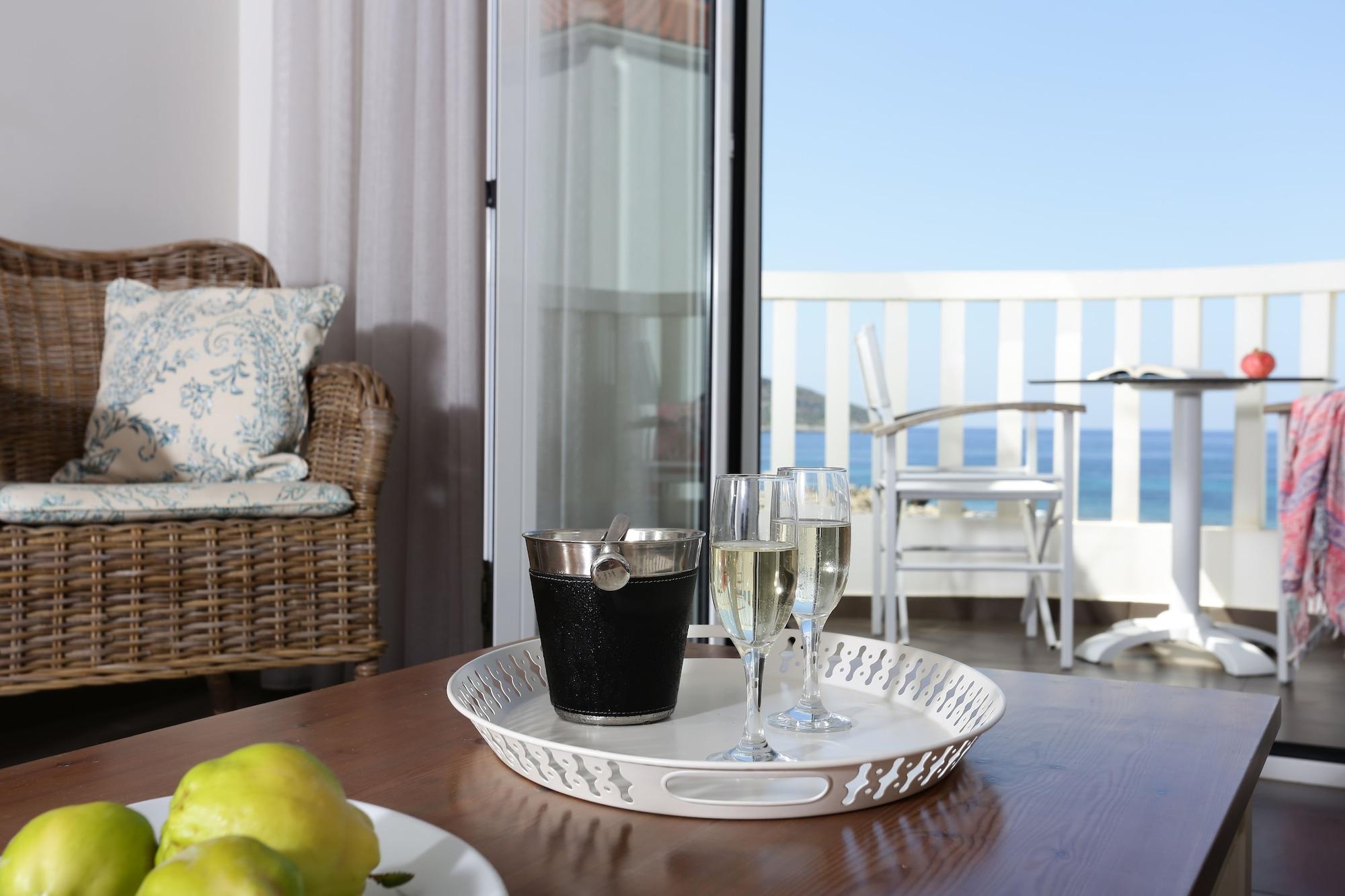 Aparthotel Artina Marathopoli