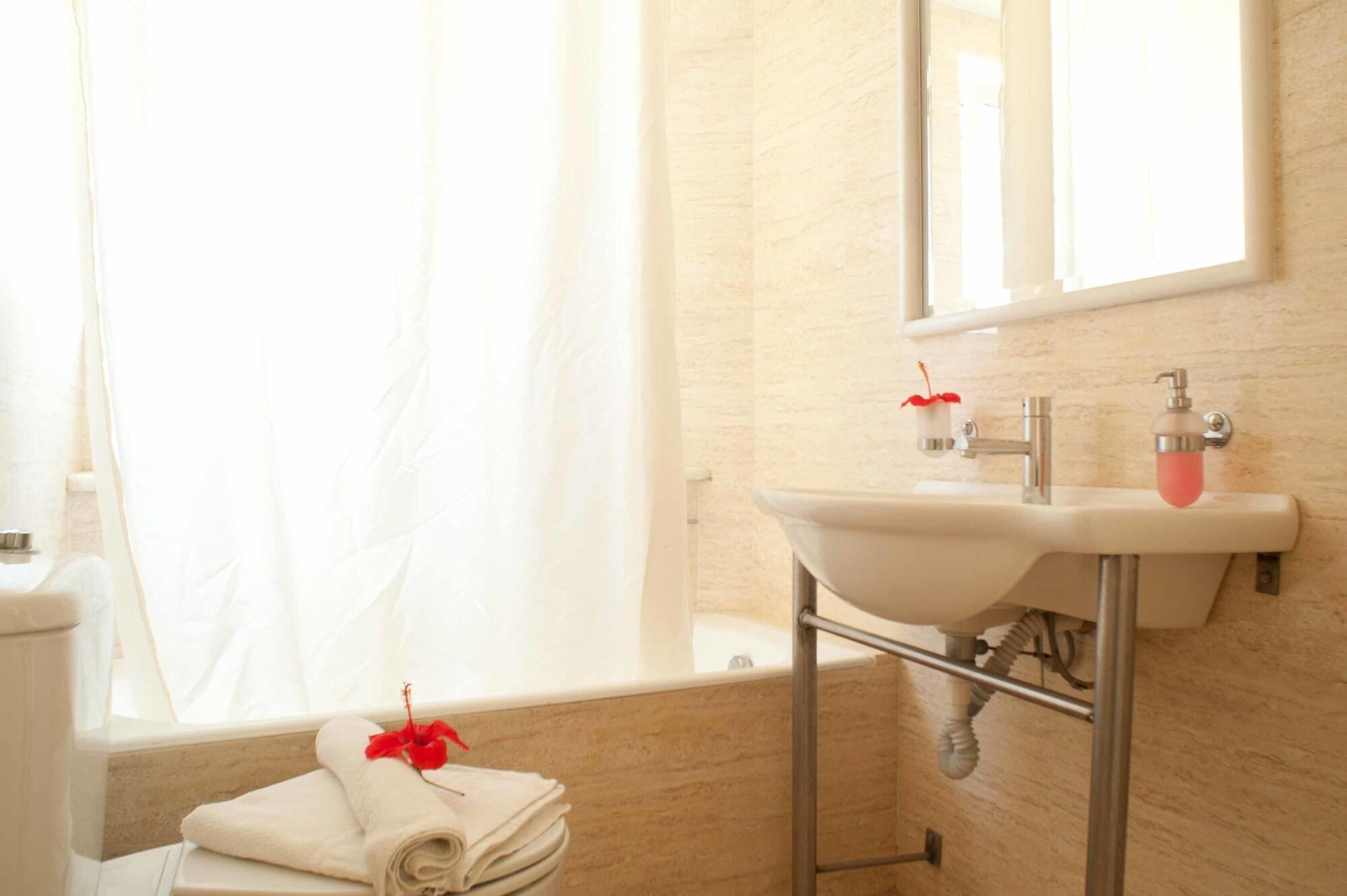 Aparthotel Semiramis 2*