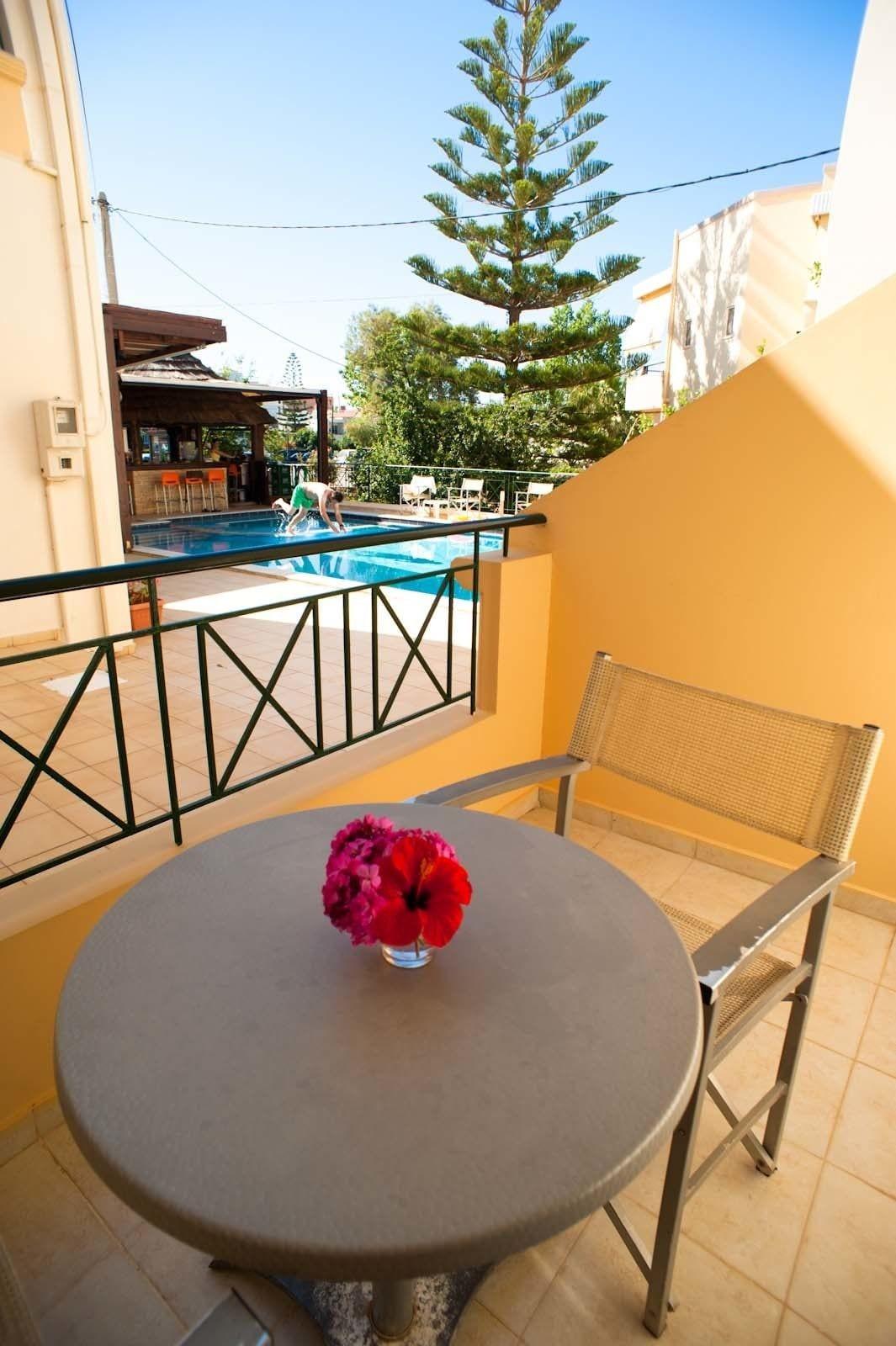 Semiramis Aparthotel 2*