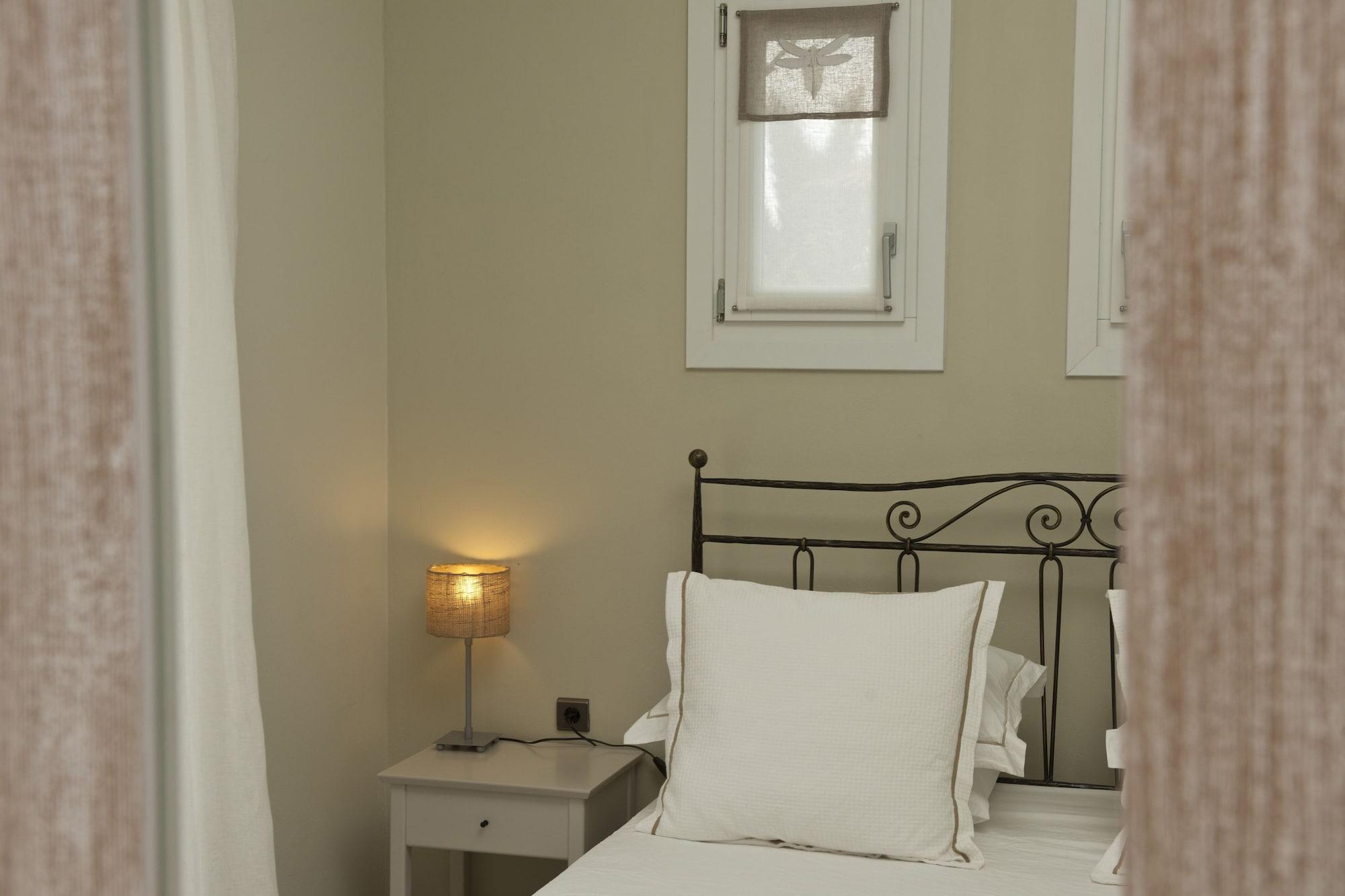Ammos Naxos Hotel