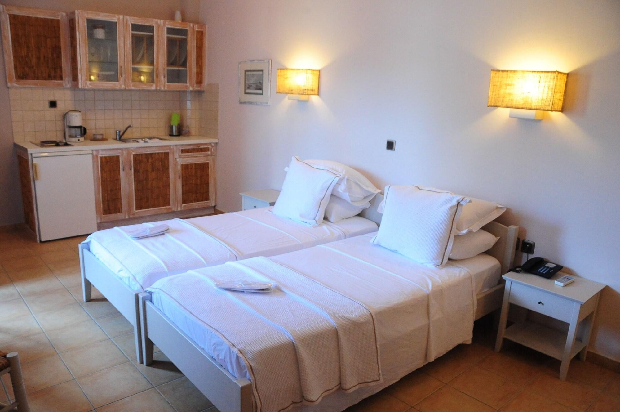 Hotel Ammos Naxos 3*