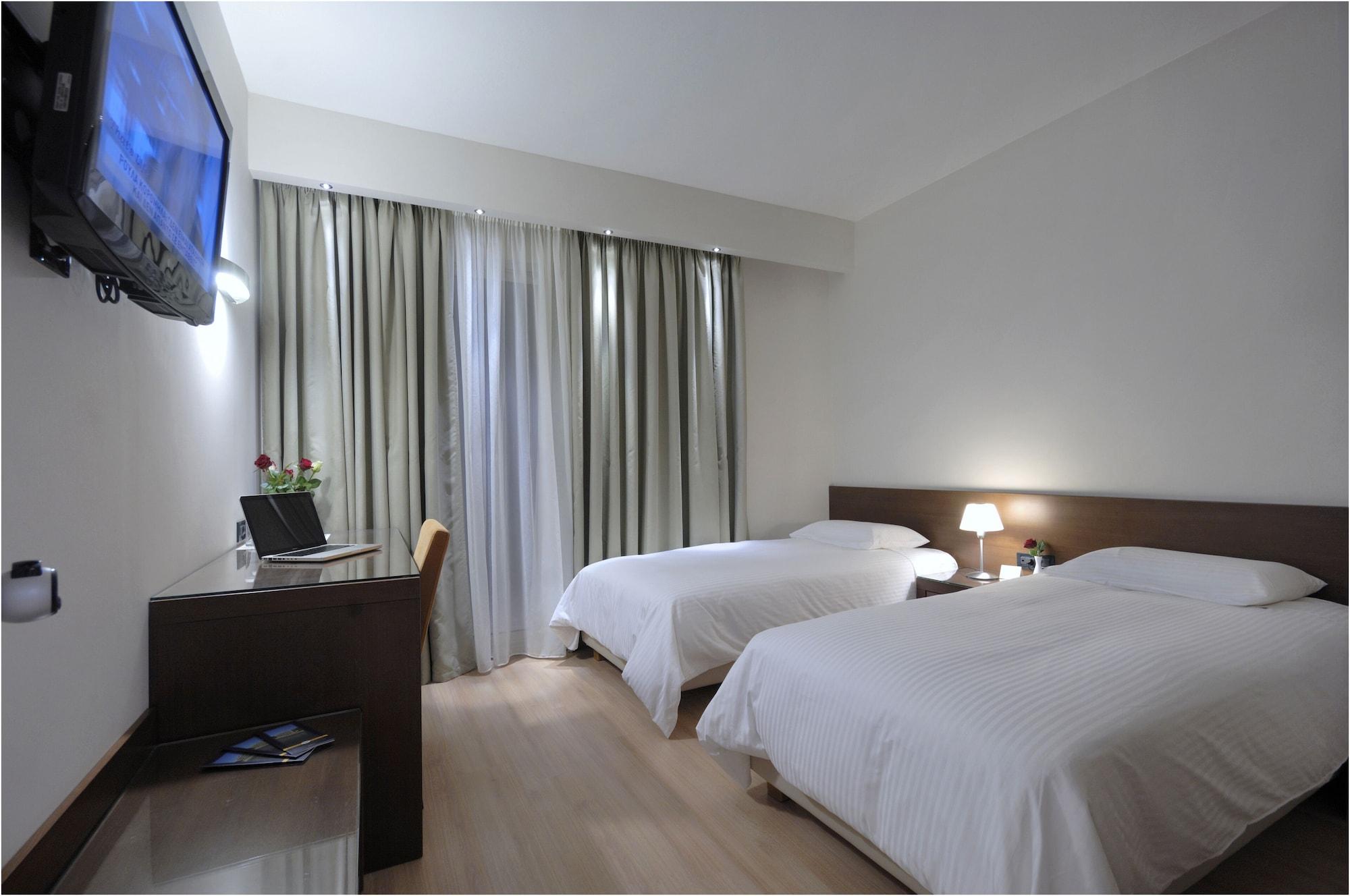 Hotel Pharae Palace