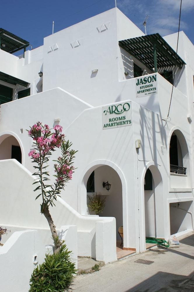 Jason & 3* Naxos City