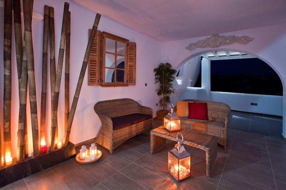 Miland Apartment Adamantas (Milos)