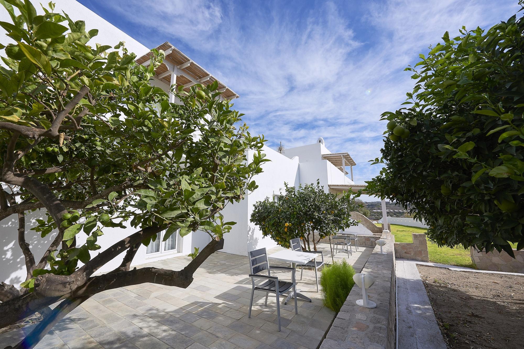 Santa Maria Village & Adamantas (Milos)