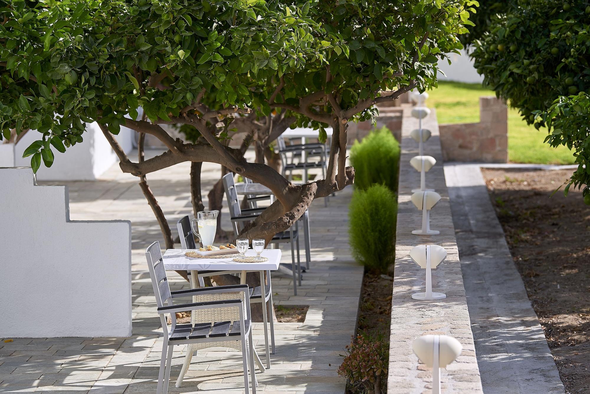 Santa Maria Village & Hotel Adamantas (Milos)