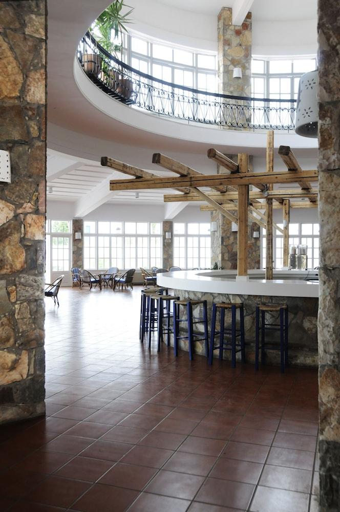 Hotel Sunrise Village 4*