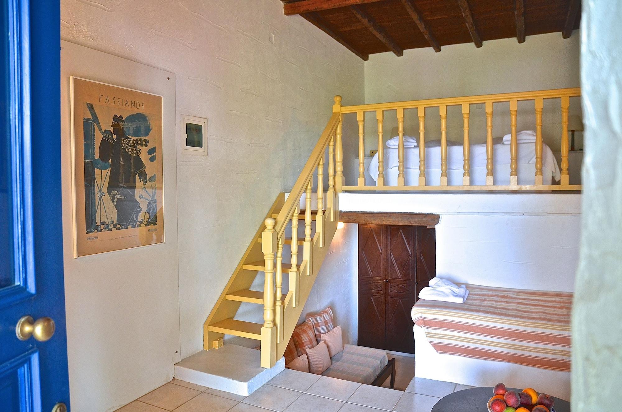 Hotel Lefkes Village