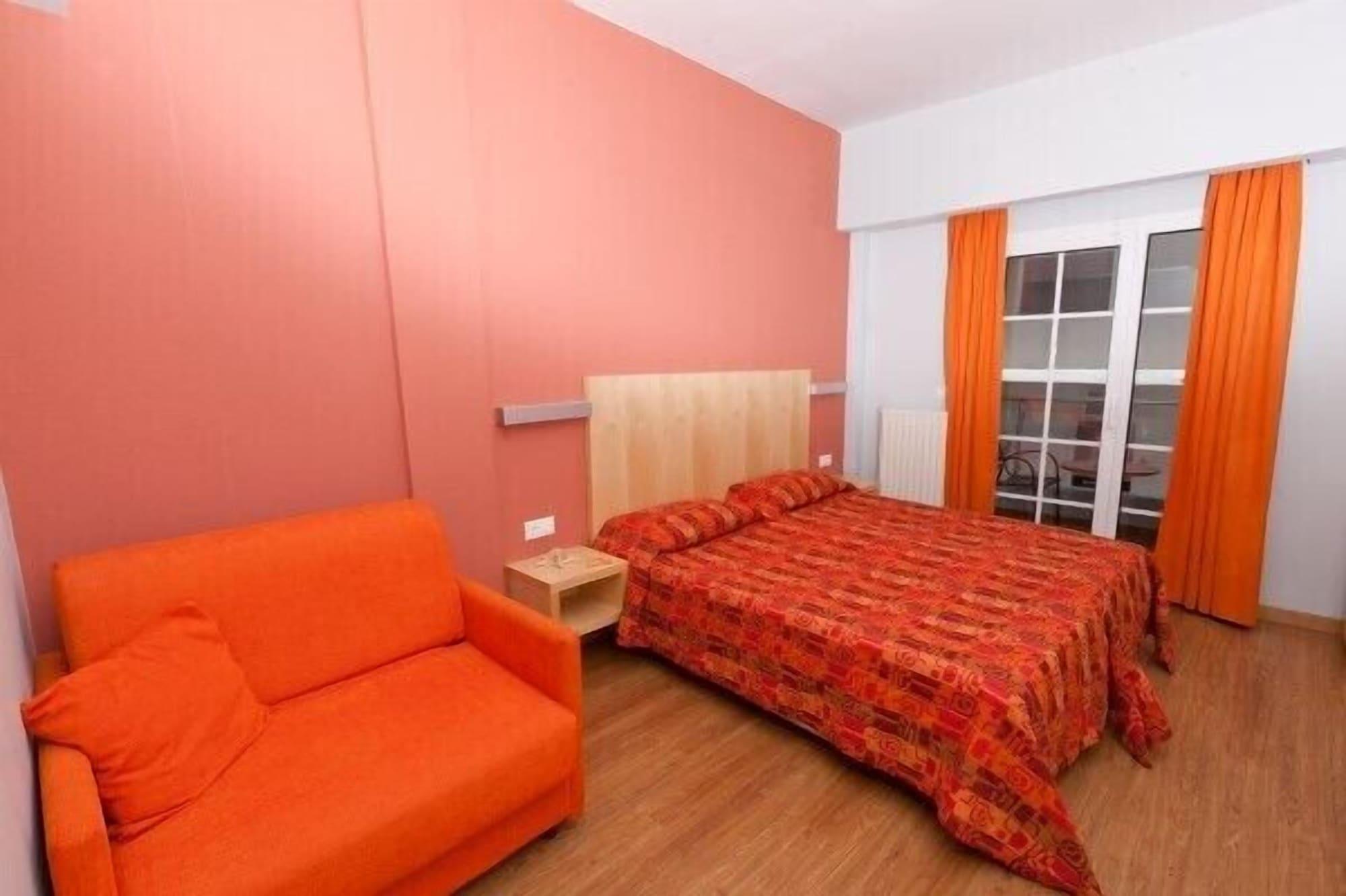 Kronos Hotel 3*