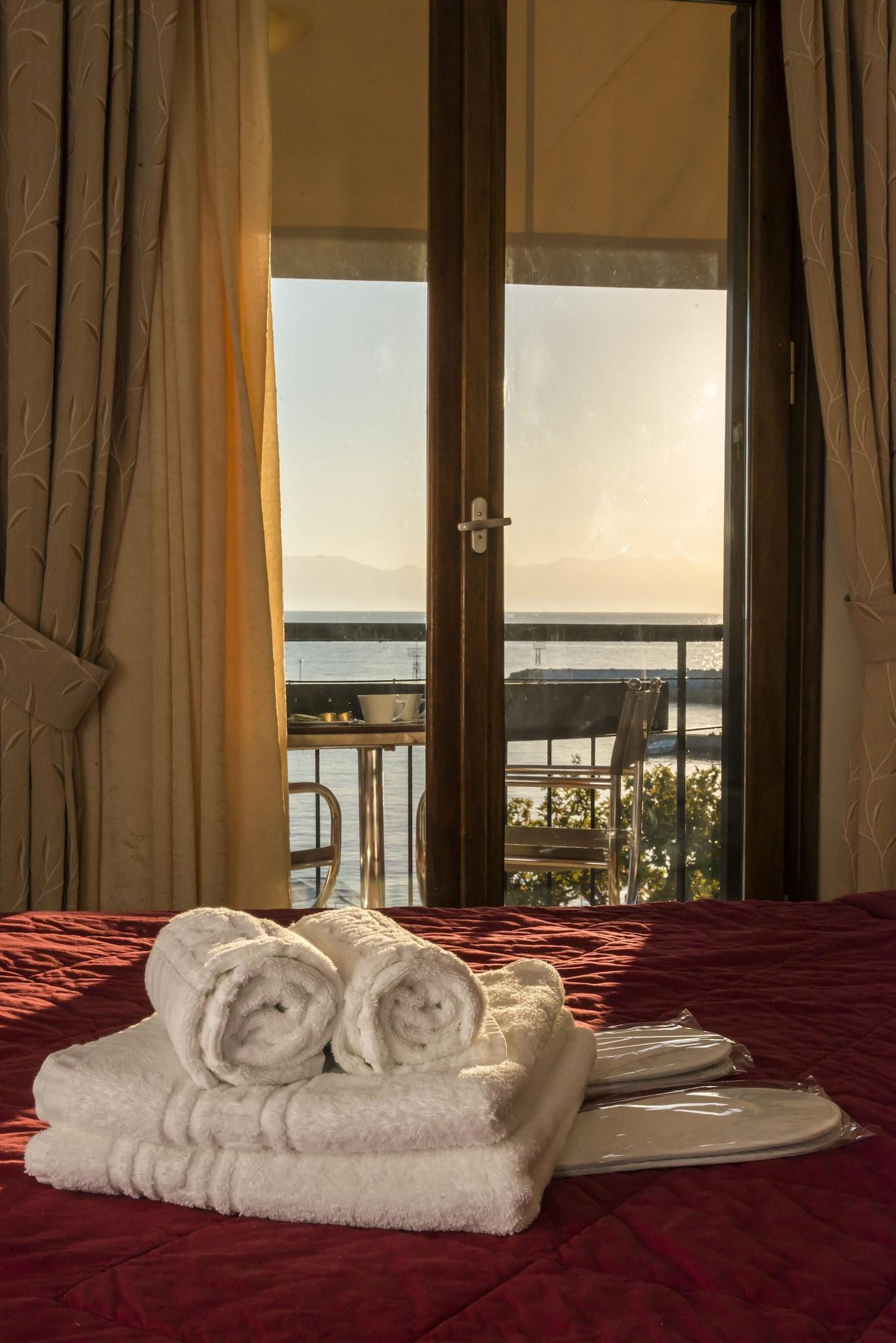 Akrogiali Hotel 2*
