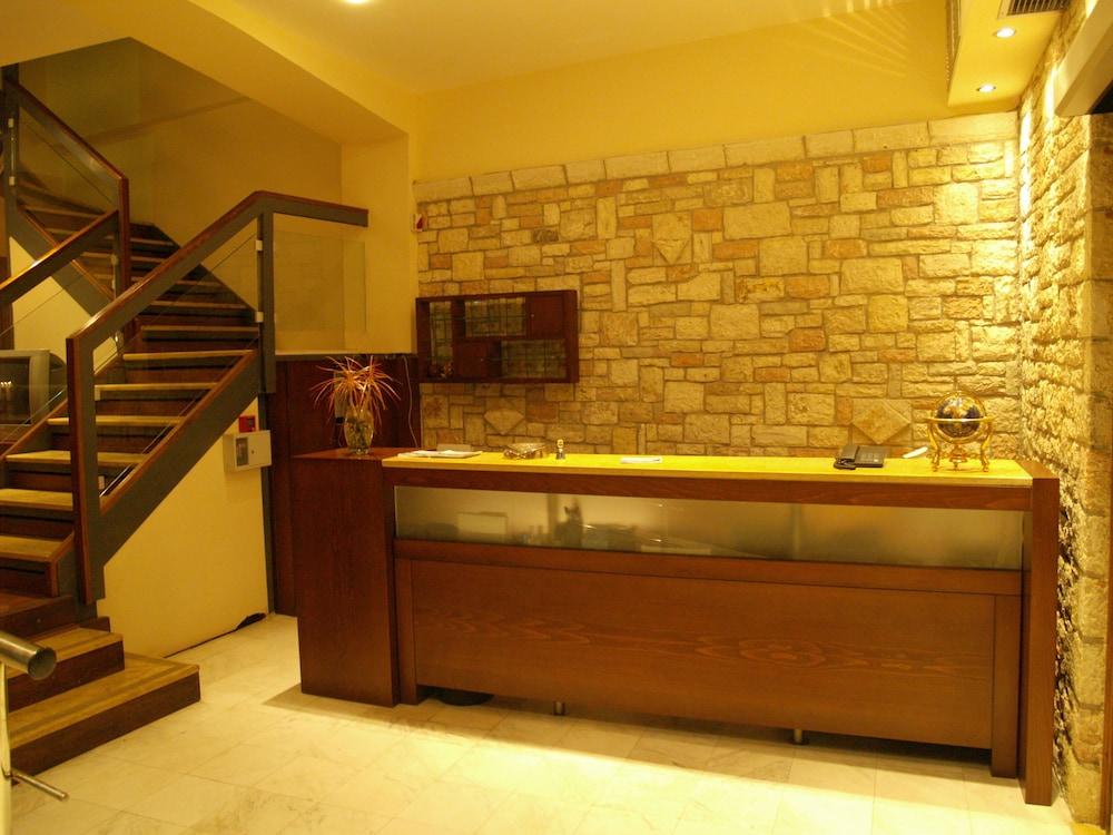 Hotel Akrogiali