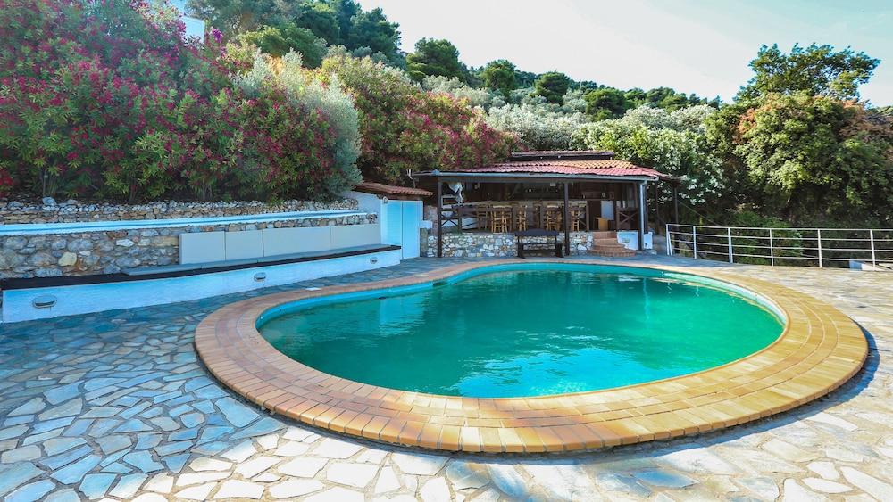 Apartment Ariadni *