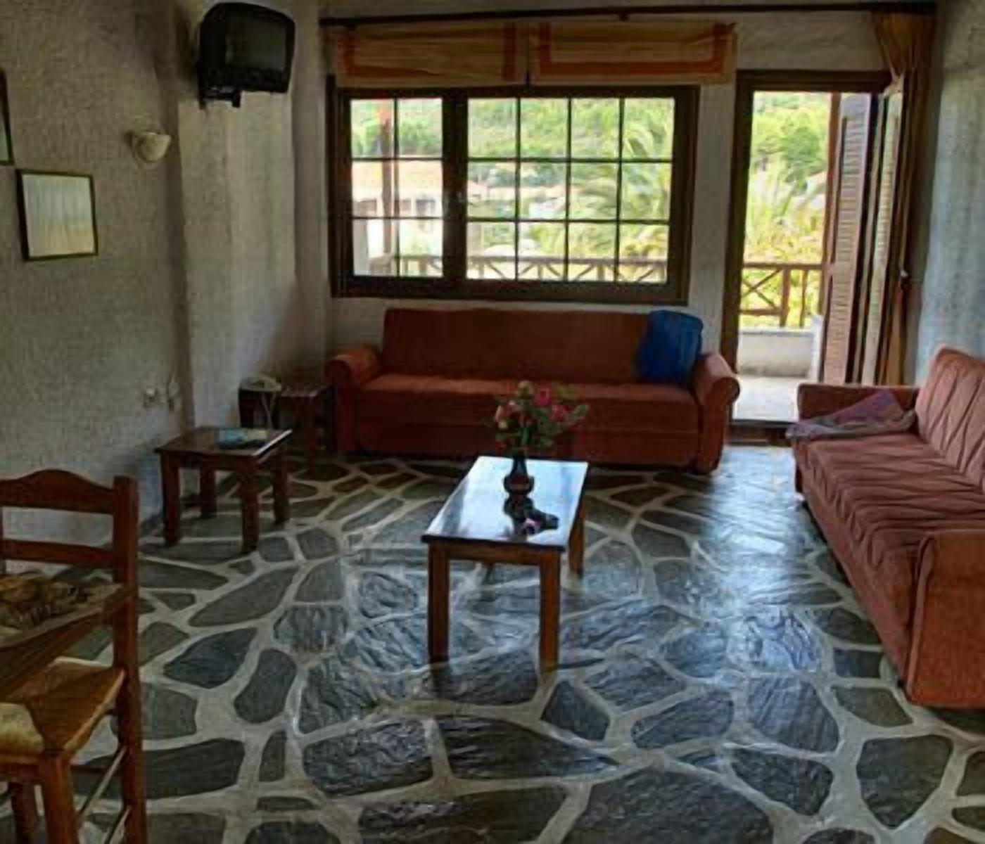 Delphi Aparthotel 2*