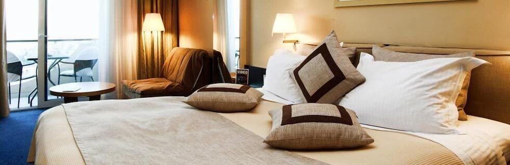Hotel Egnatia & 4*