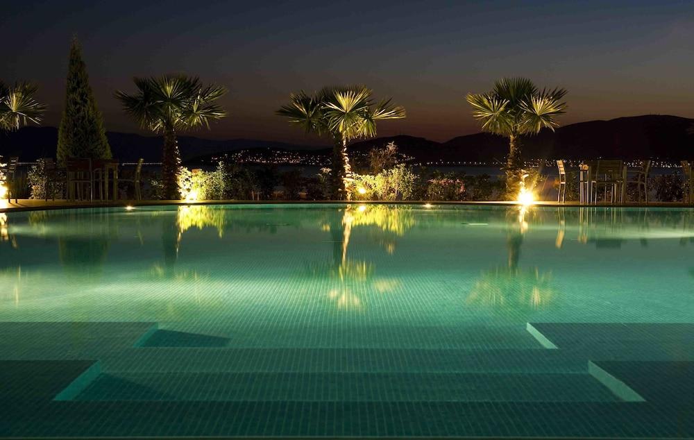 Valis Hotel