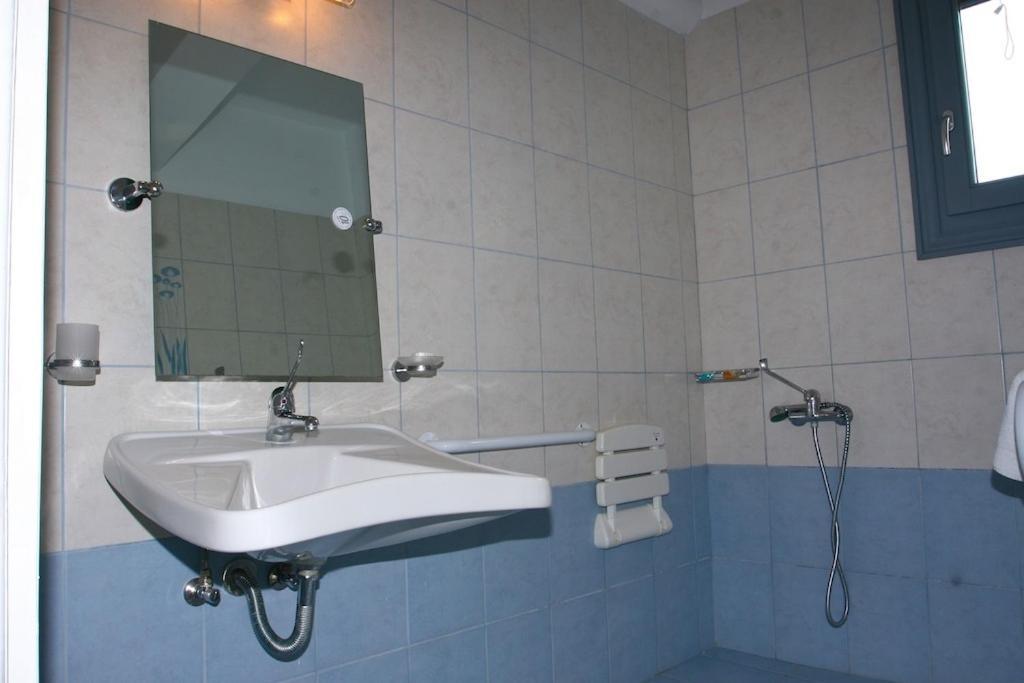 Augustis Aparthotel Ormos (Andros)