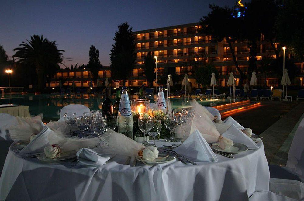 Aks Hotel