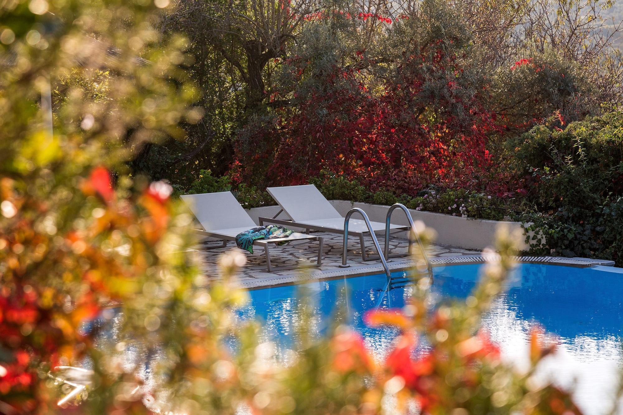 Art Blue Villas Tsoukaladhes
