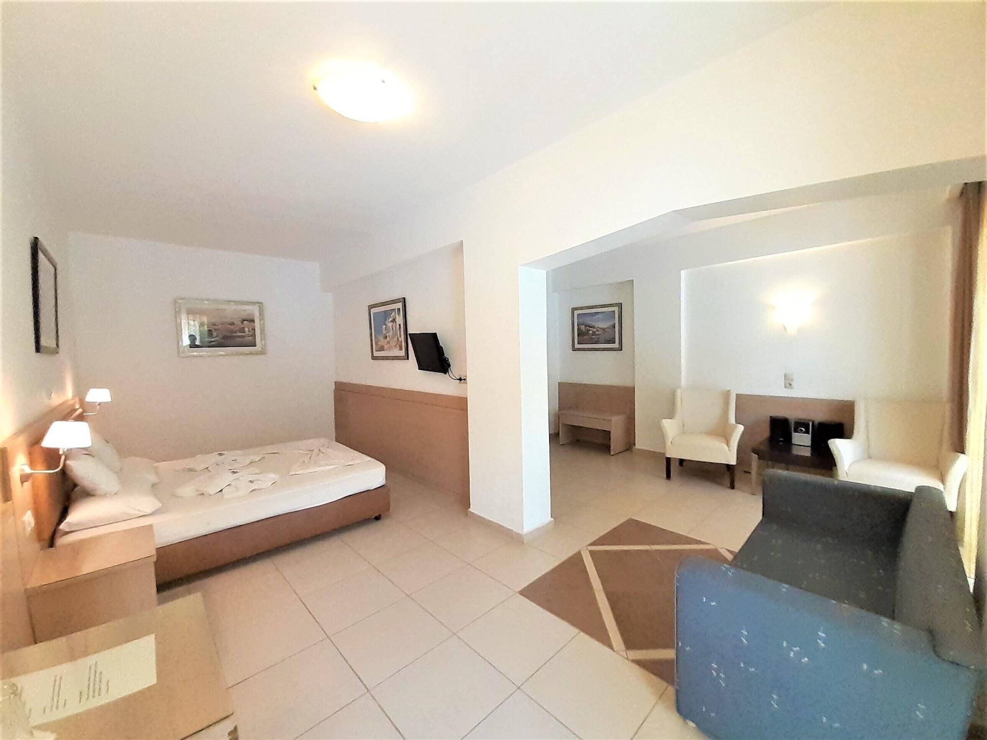 Hotel Little 2*