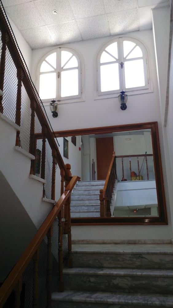 Sydney Hotel 2*