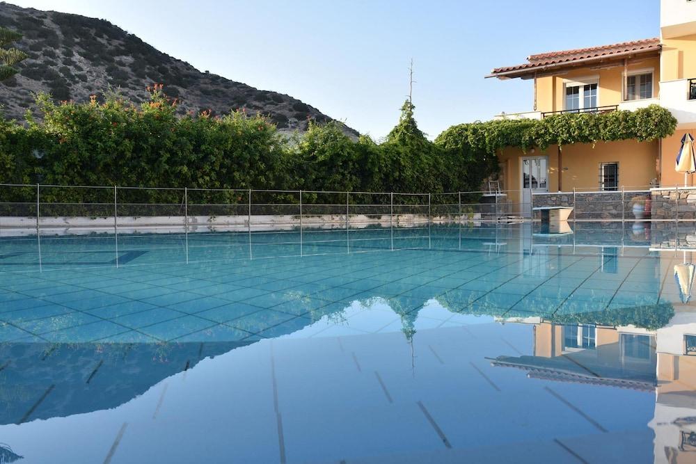 Sarikampos Aparthotel