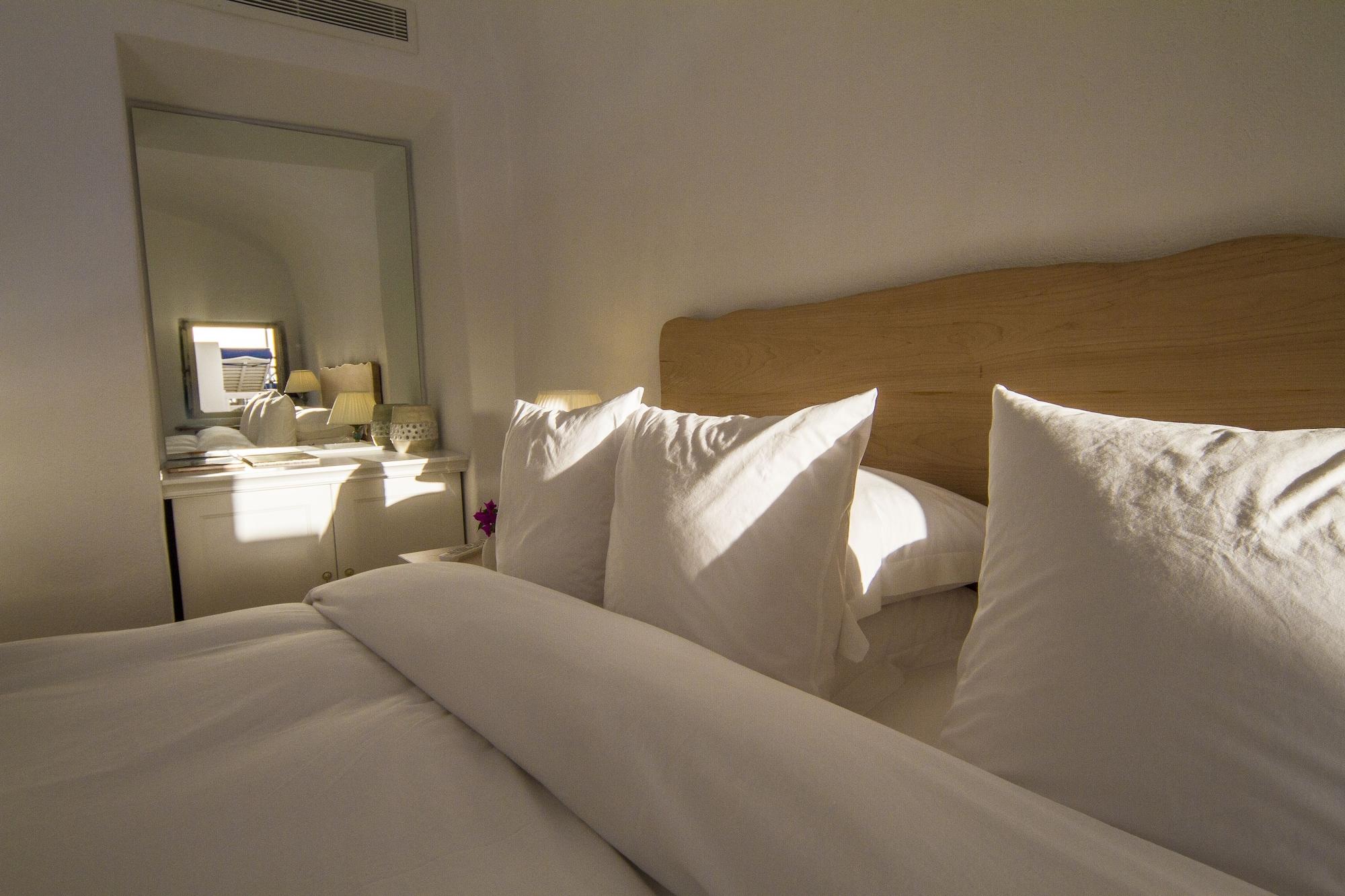 Hotel Iconic Santorini, A Boutique Cave By Sandglass 5*