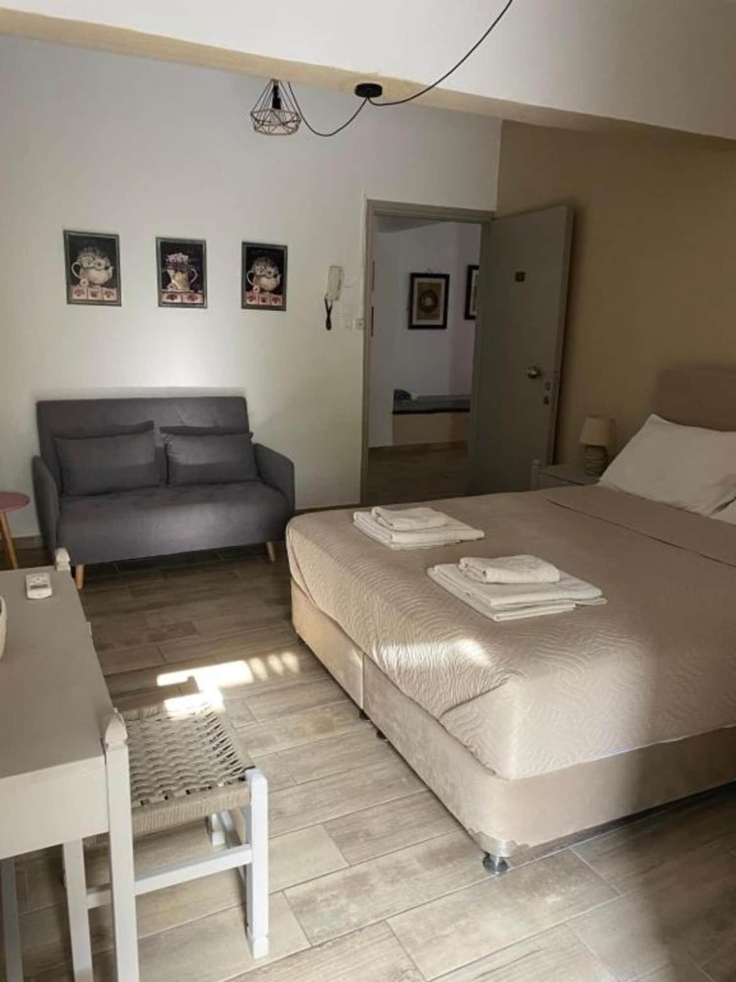 Kasteli Studios & Apartments Panormos (Crete)