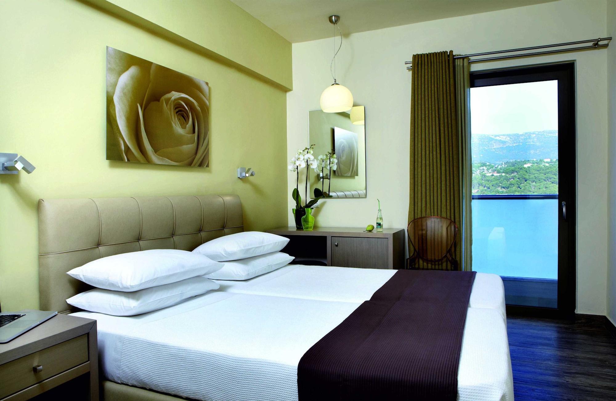 Mouikis Kefalonia Hotel