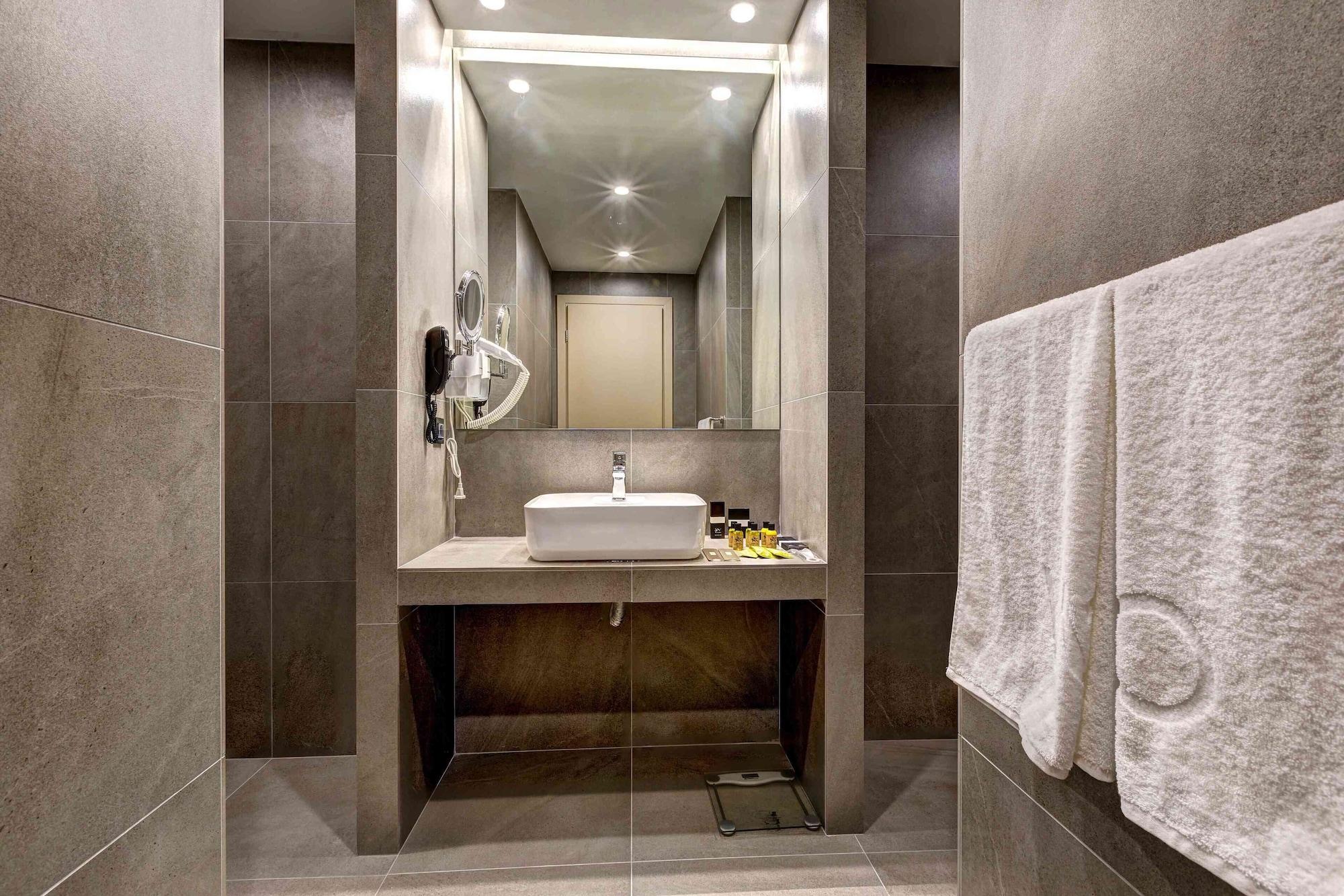 White Olive Elite 5*