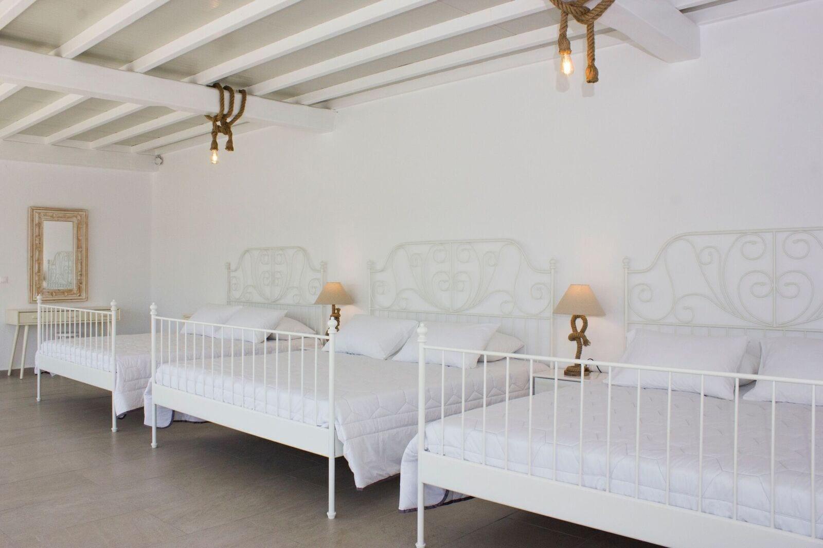 Anixi Hotel