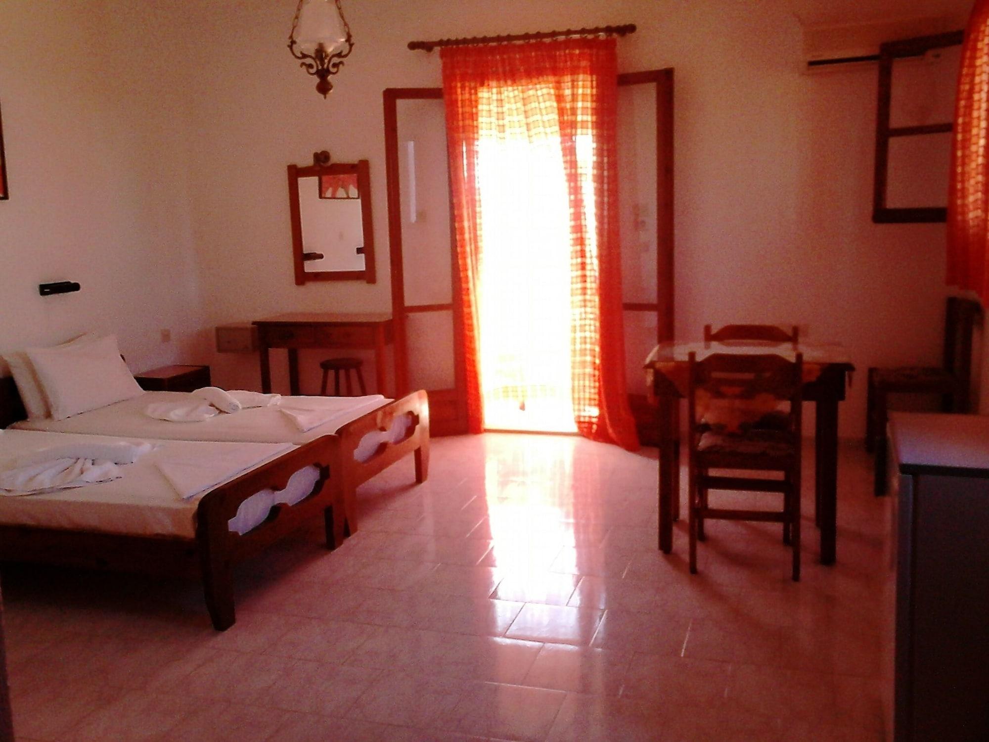 Smaragda Aparthotel 2*