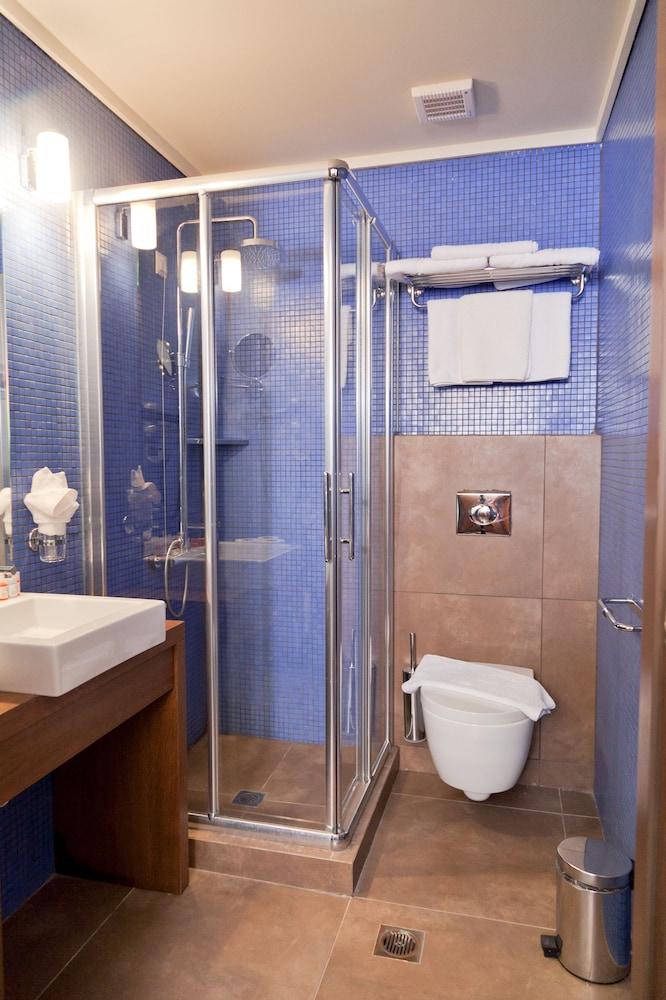 Astros Boutique Hotel 3*