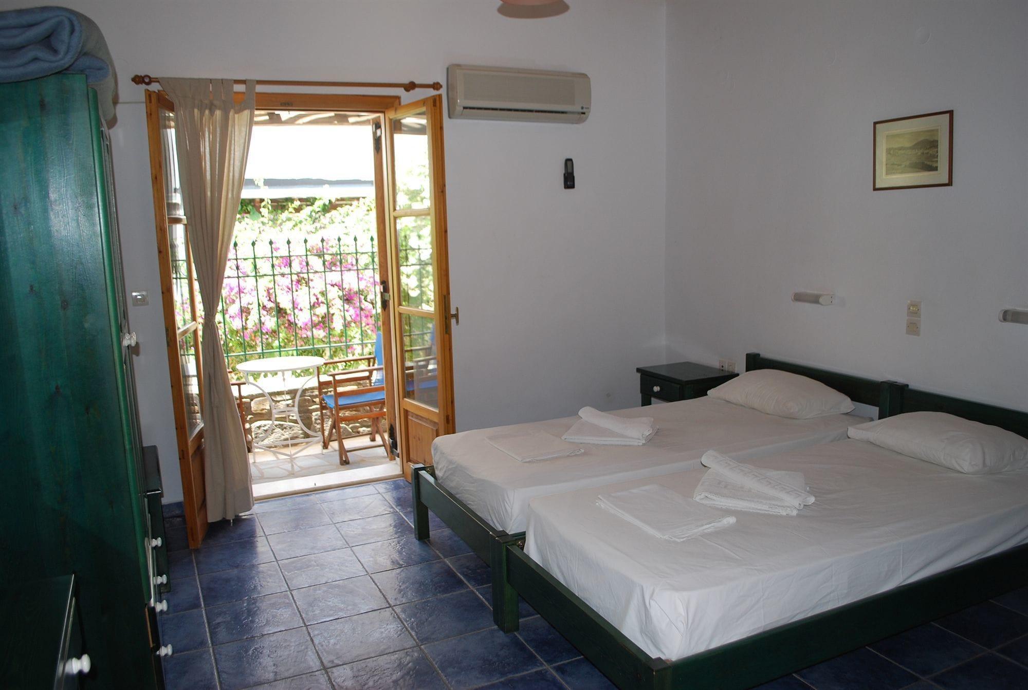 Aparthotel Siroco's And 3*