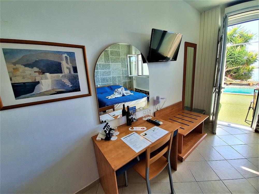 Porto Evia Boutique Hotel 4*
