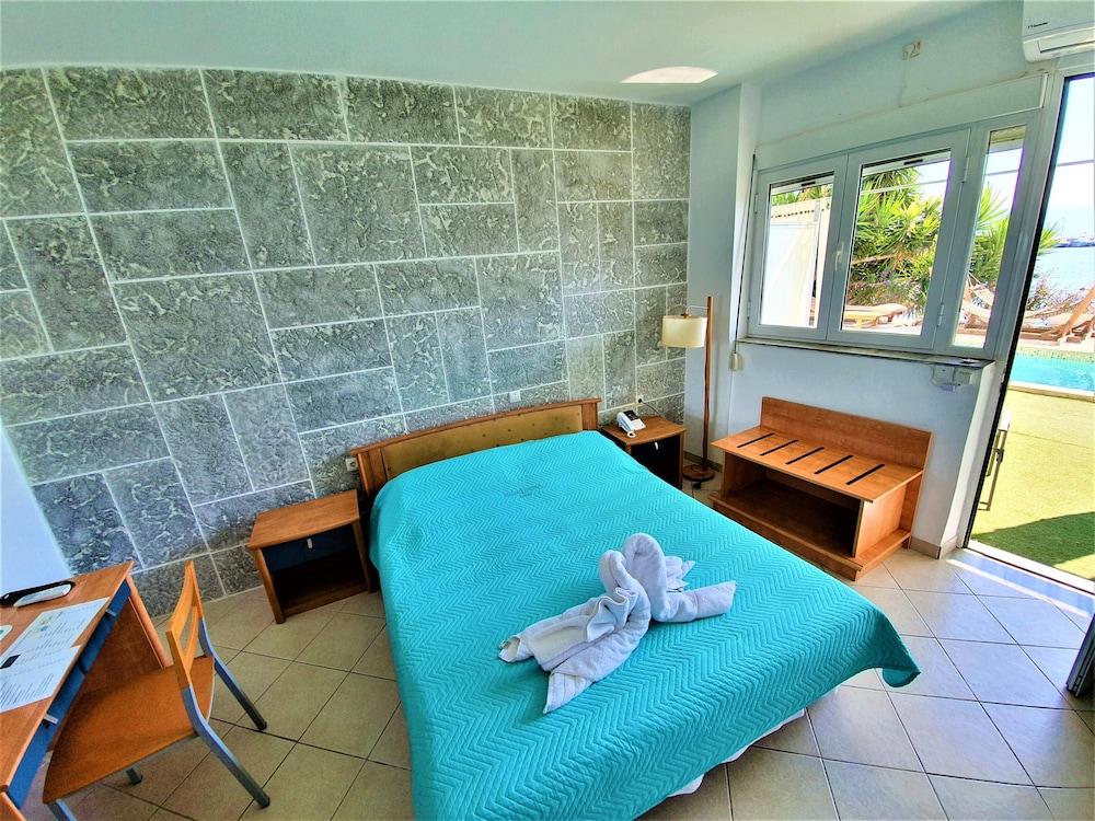 Porto Evia Boutique Hotel 4*