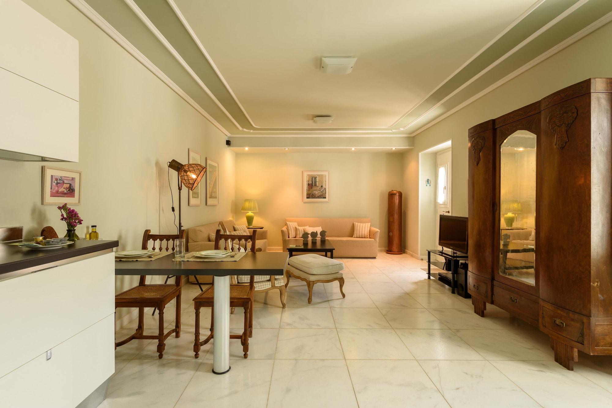 Hydras Chromata Apartment *