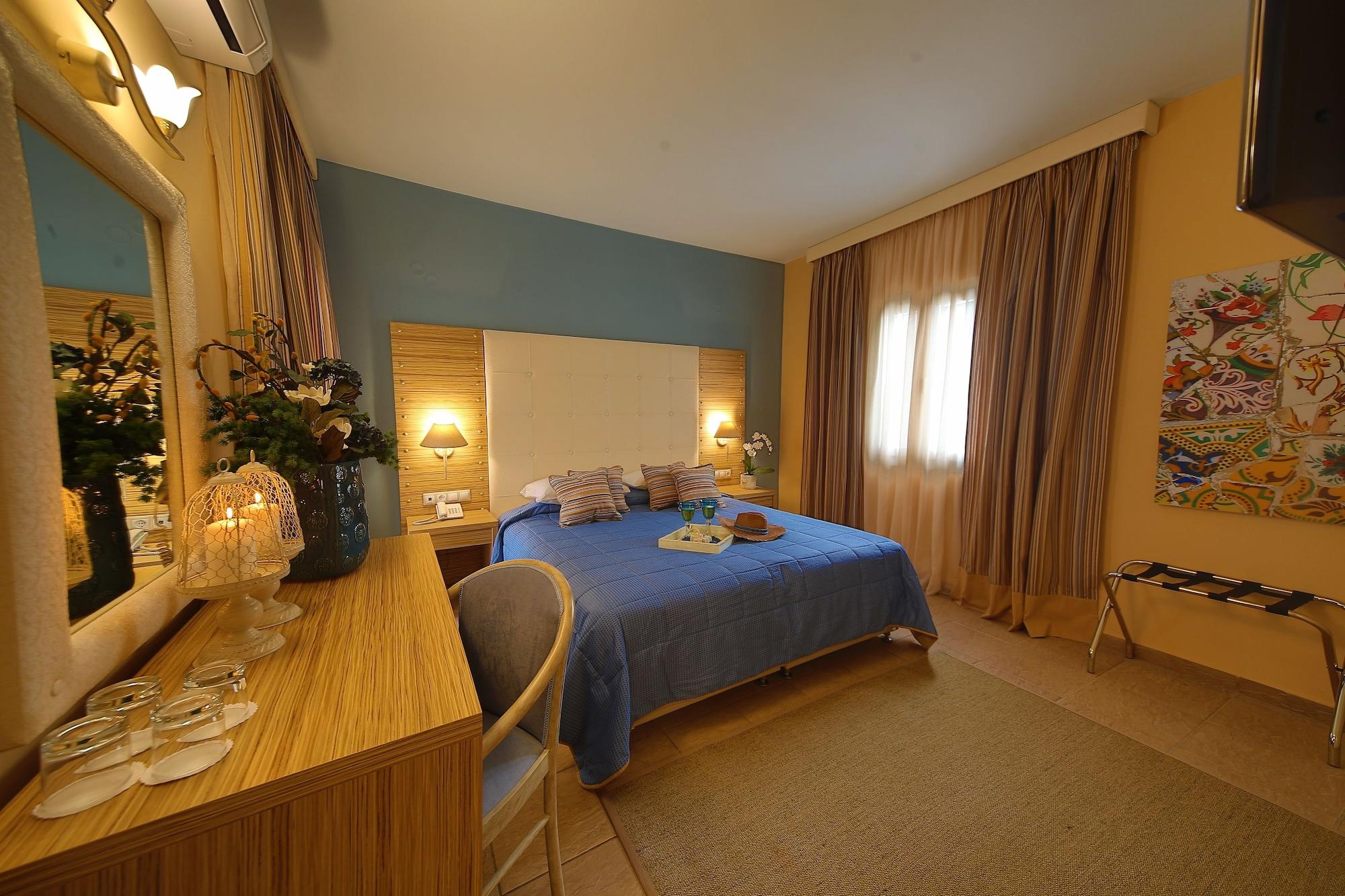 Dolphin Bay Seaside & Hotel