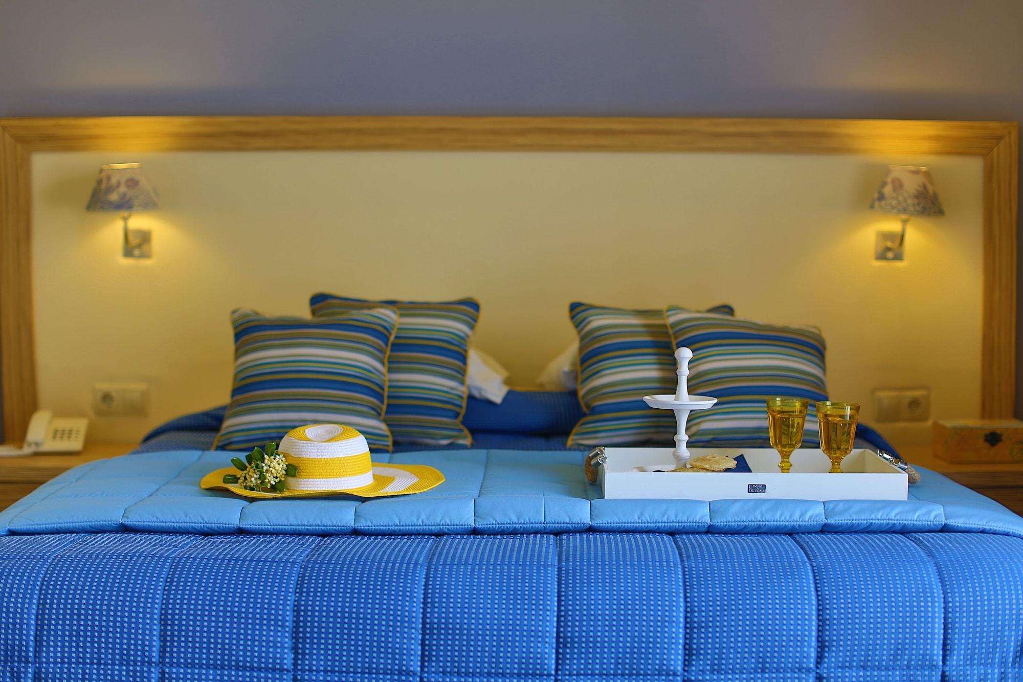 Dolphin Bay Seaside & 4*