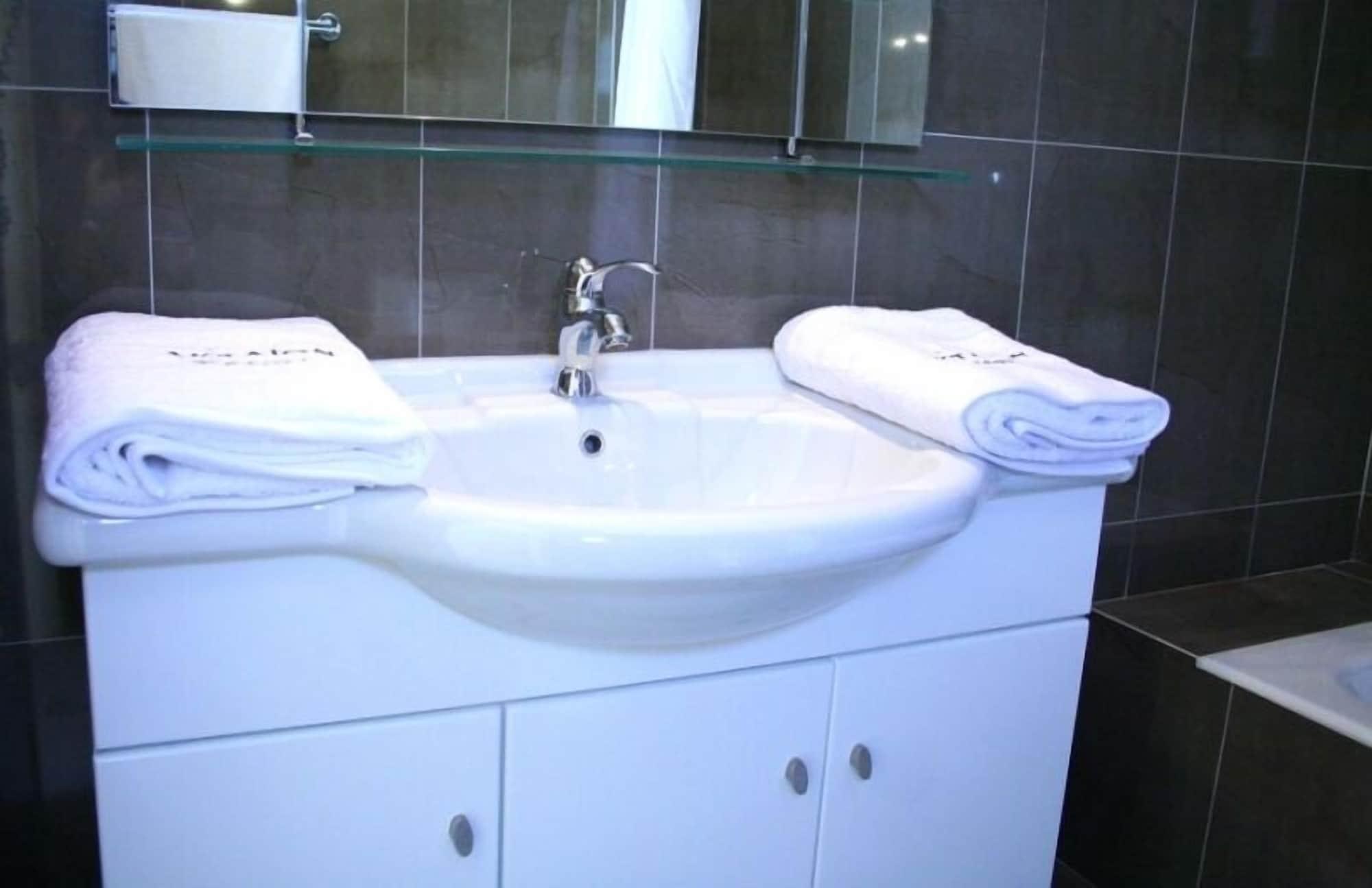 Aktaion Hotel 4*