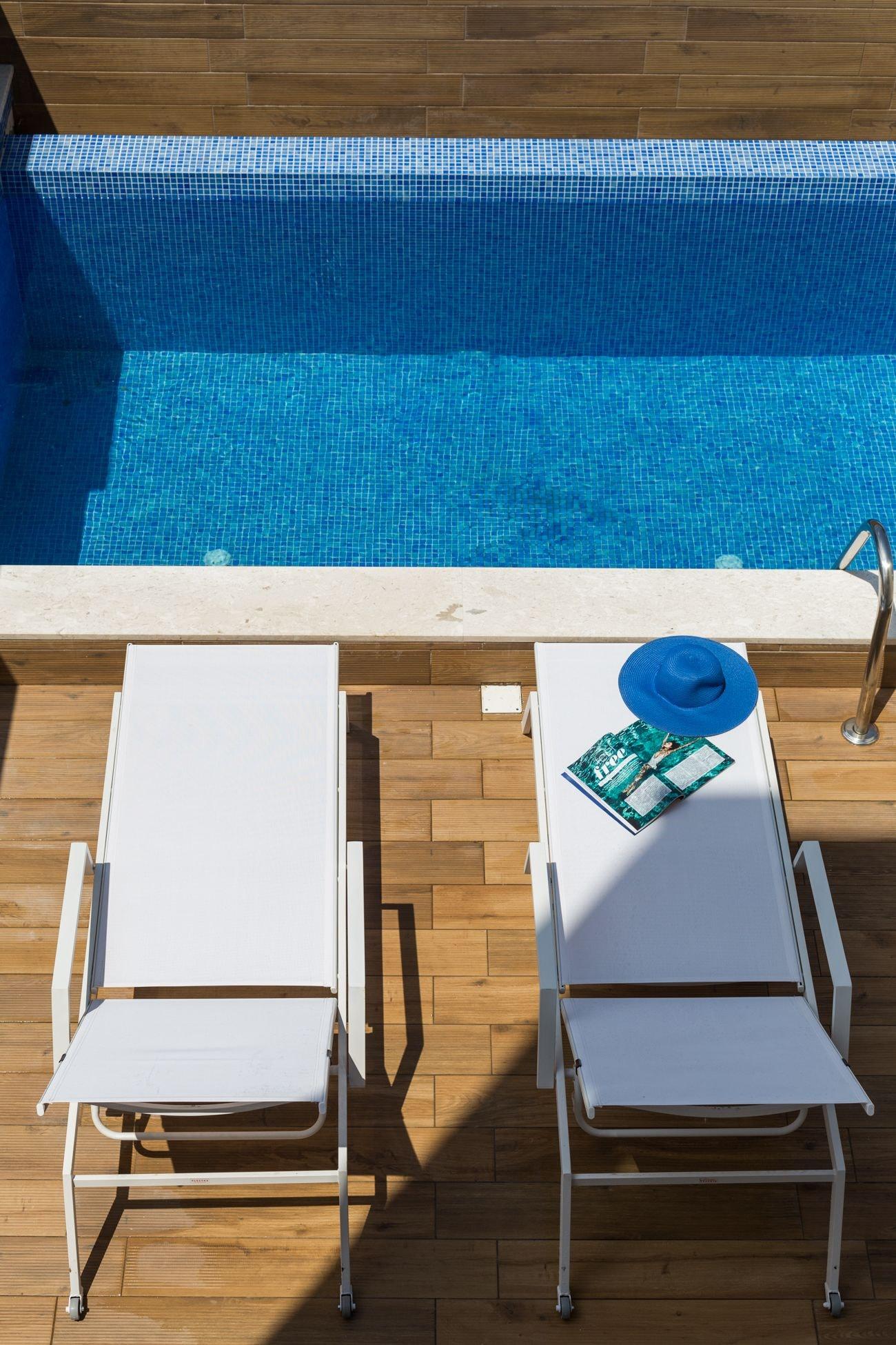 Hotel Mythic Summer