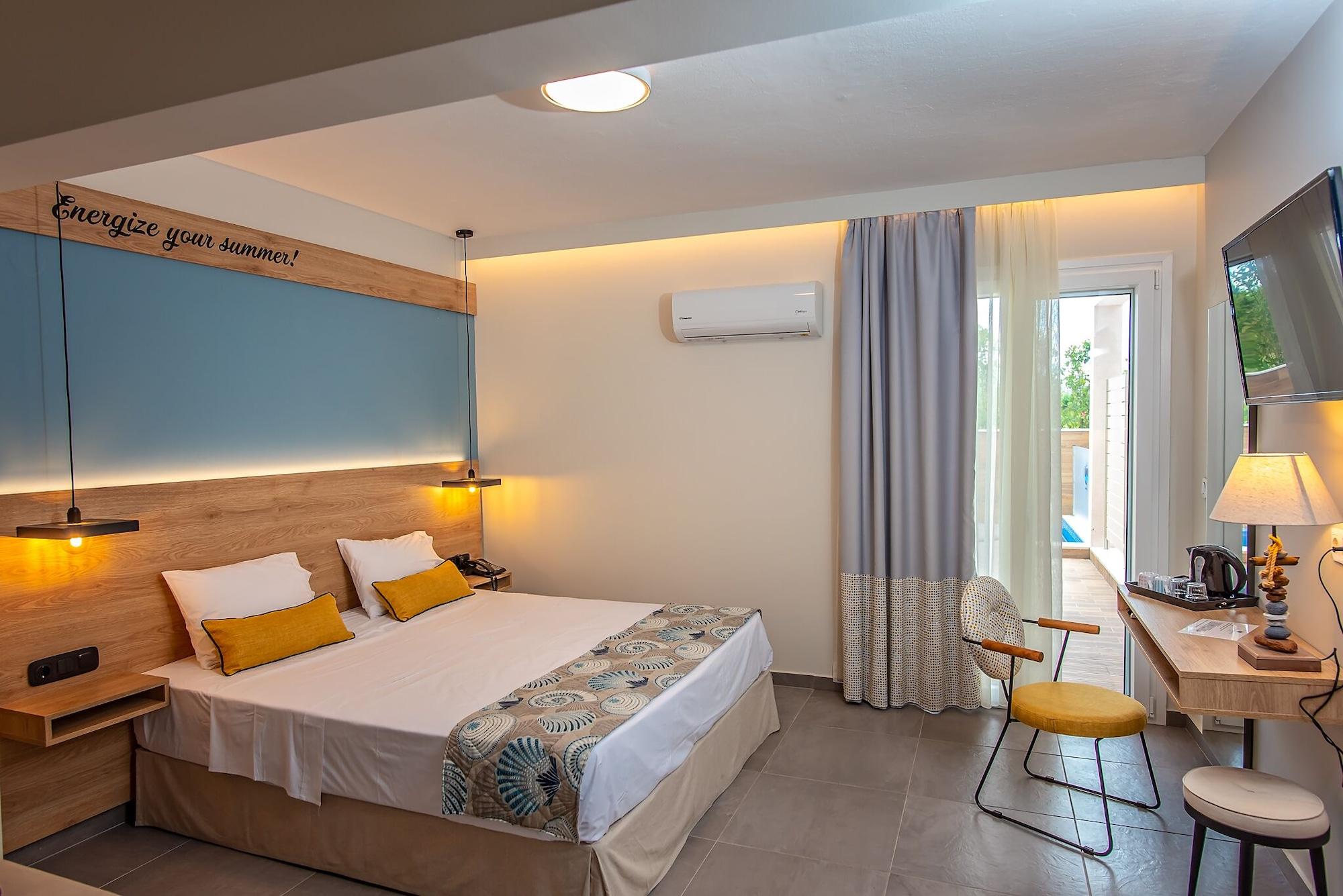 Hotel Mythic Summer 4*