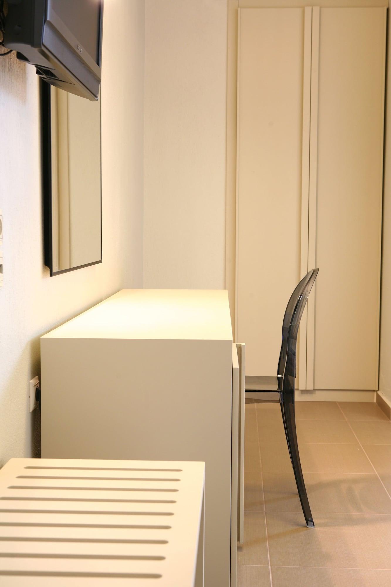 Bourtzi Hotel 4*