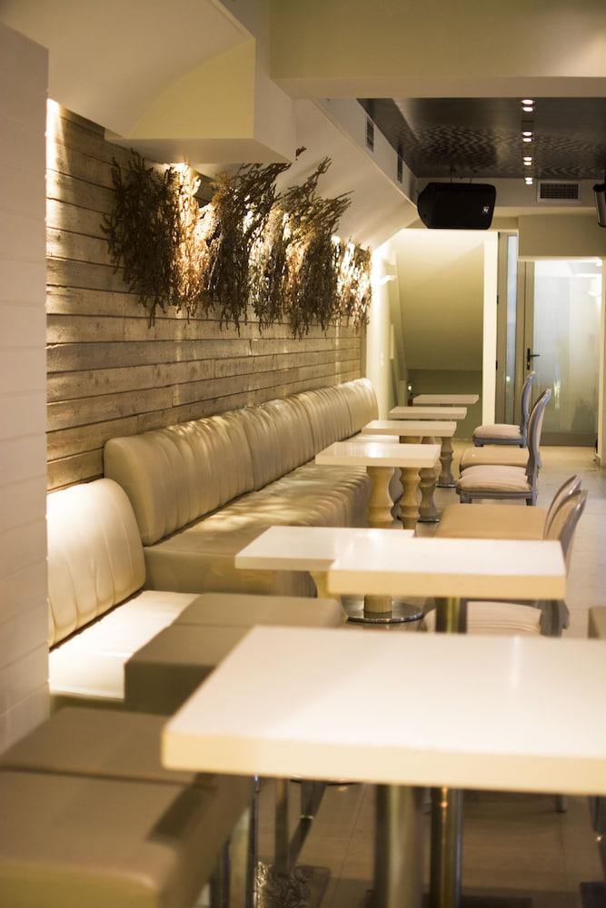 Bourtzi Hotel 4*