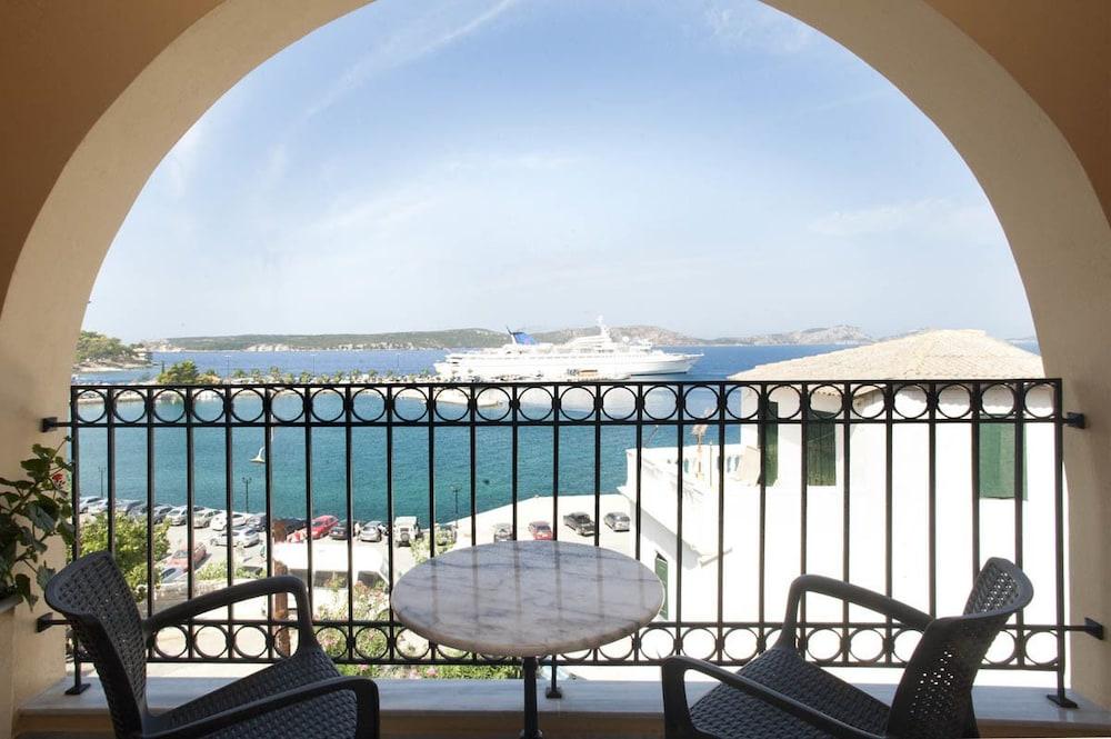 Karalis Hotel 3*