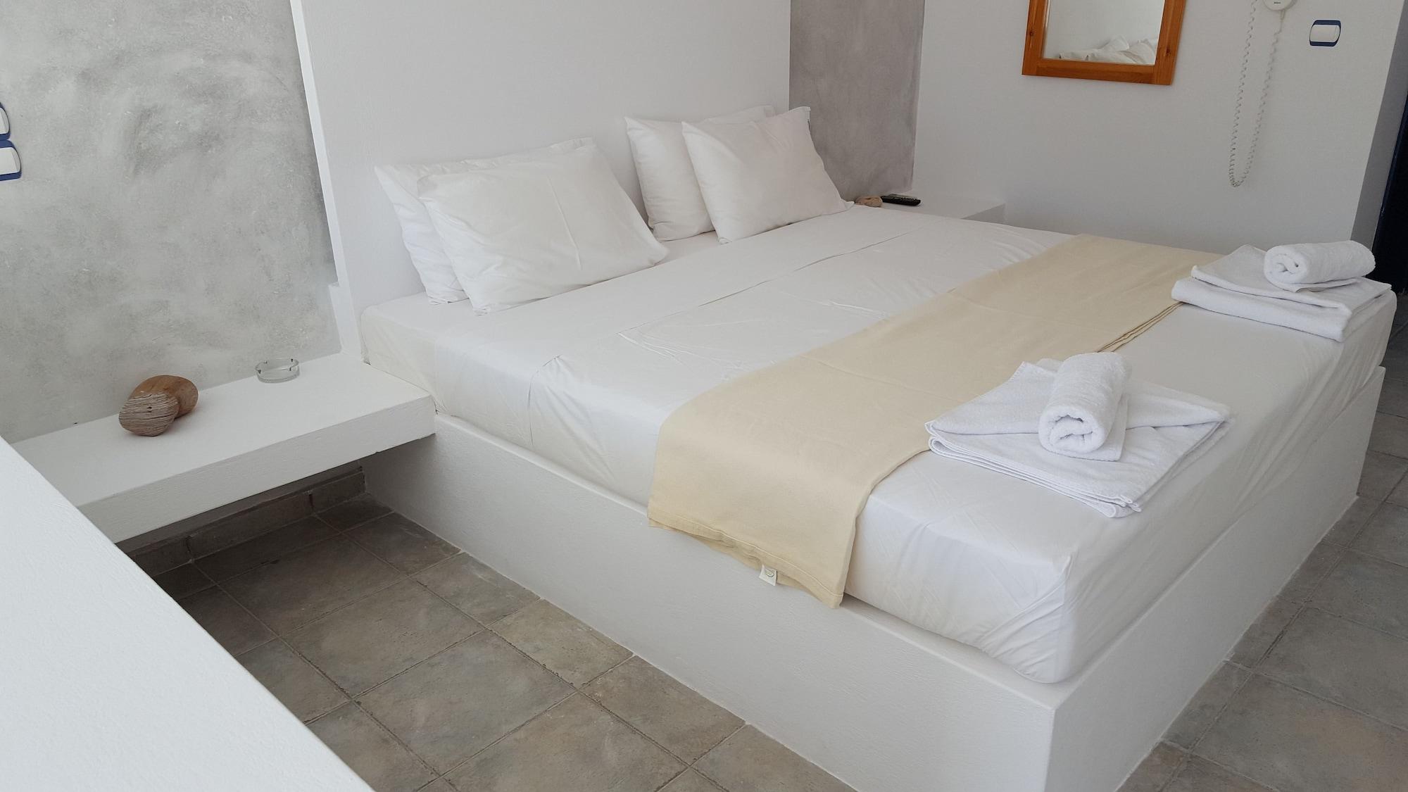 Lagada Hotel Adamantas (Milos)