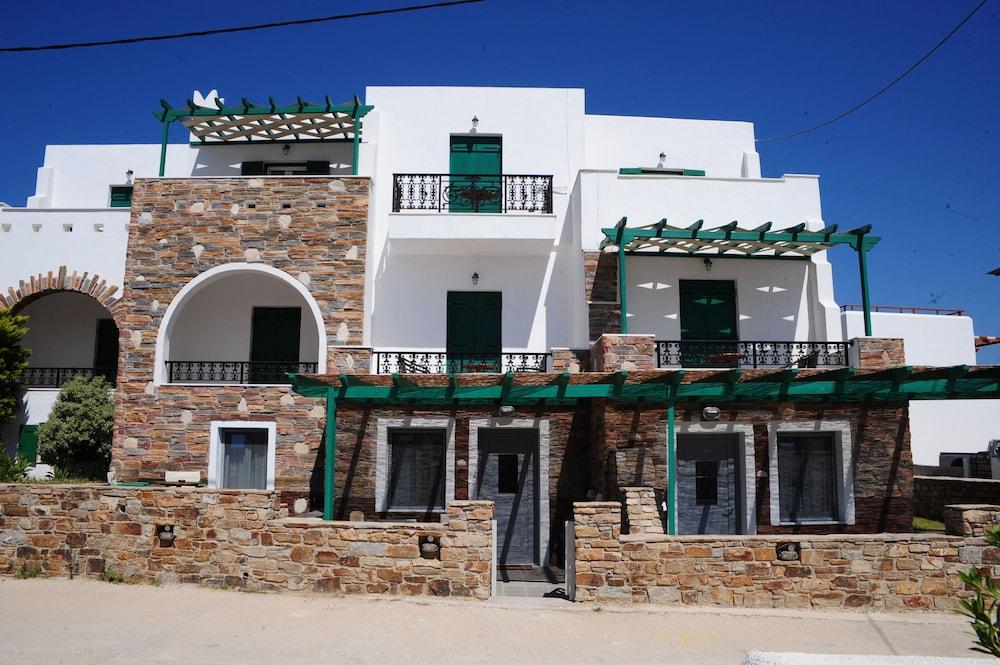 Annita's Village Aparthotel